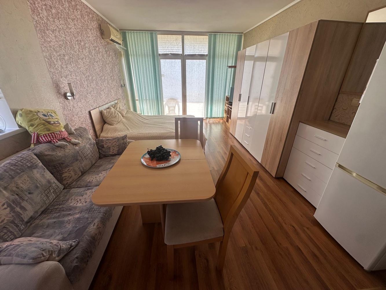 Slunečný Breg – Prostorné studio s výhledem na bazén, 300 m od pláže