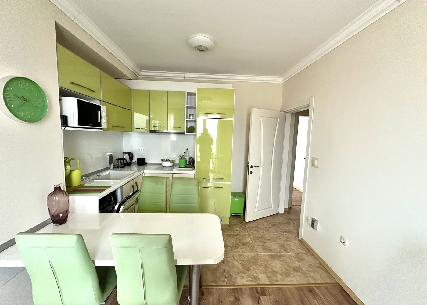 Prostorný apartmán se dvěma ložnicemi a panoramatickým výhledem na moře v Ravdě