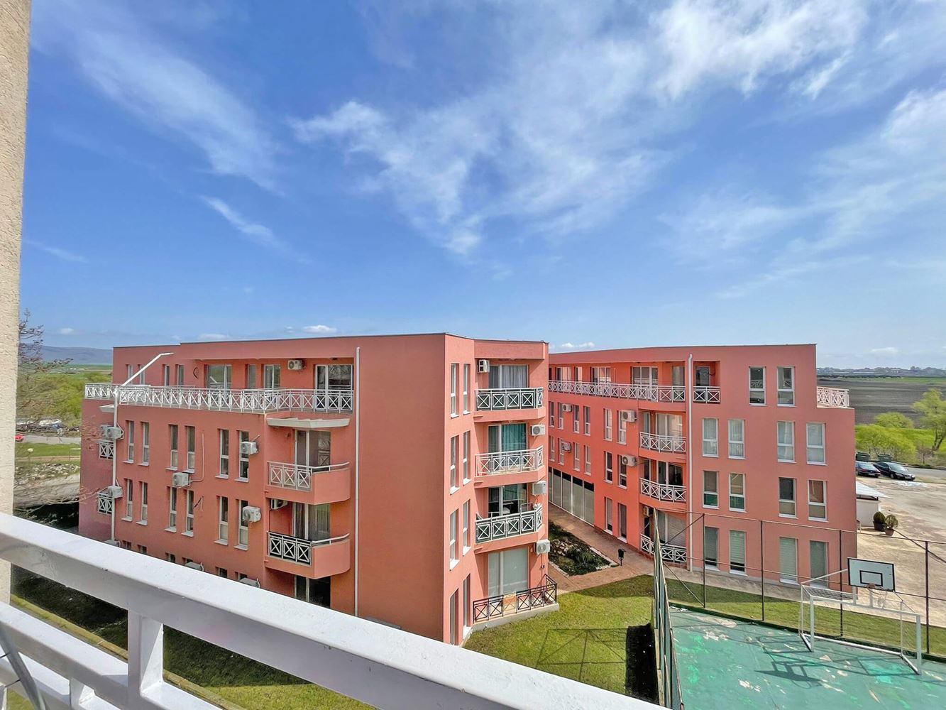 Útulný byt s jednou ložnicí v moderním komplexu u Slunečného pobřeží – komfort, klid a skvělé vybavení 