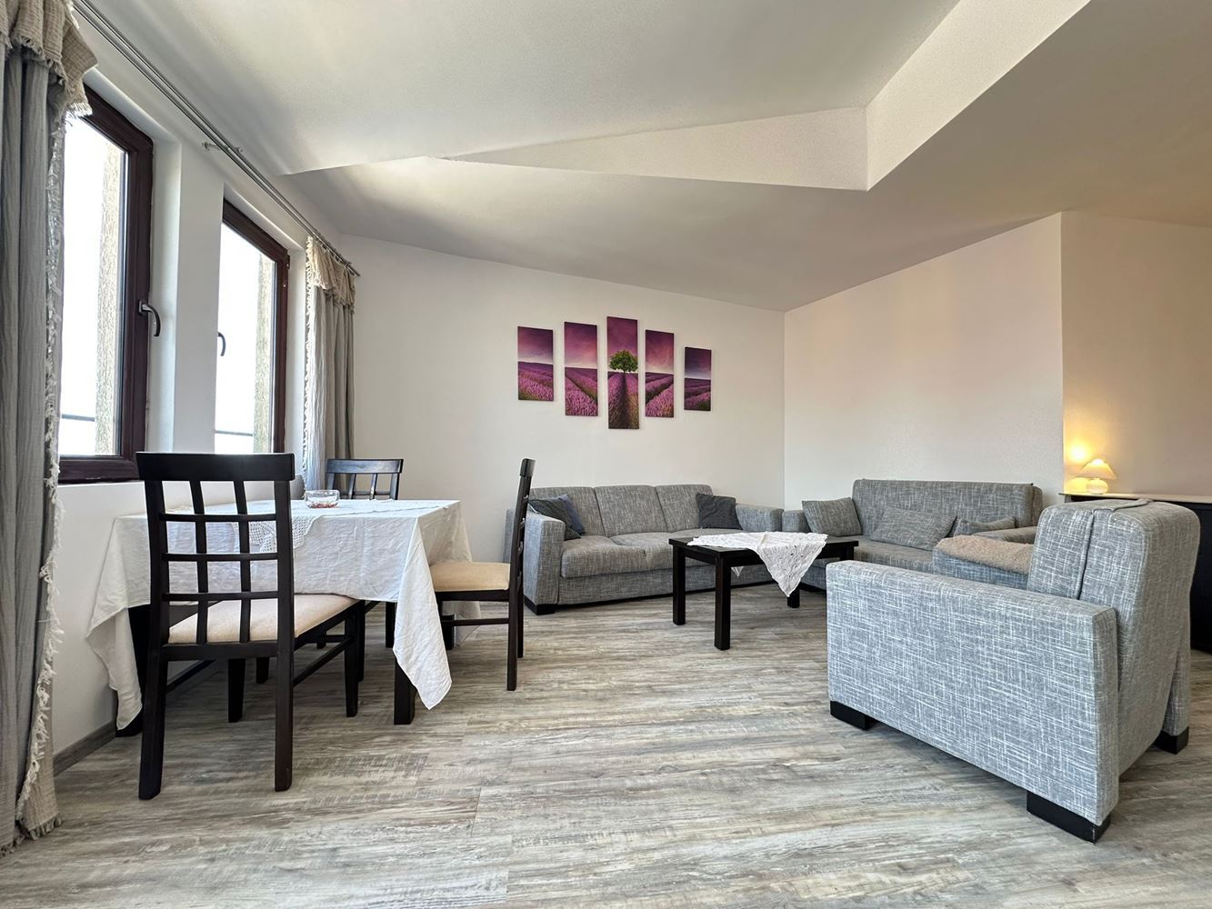 Apartmán s jednou ložnicí v první linii u moře v Aheloji – mořská atmosféra, luxusní vybavení a připravené dokumenty k uzavření obchodu