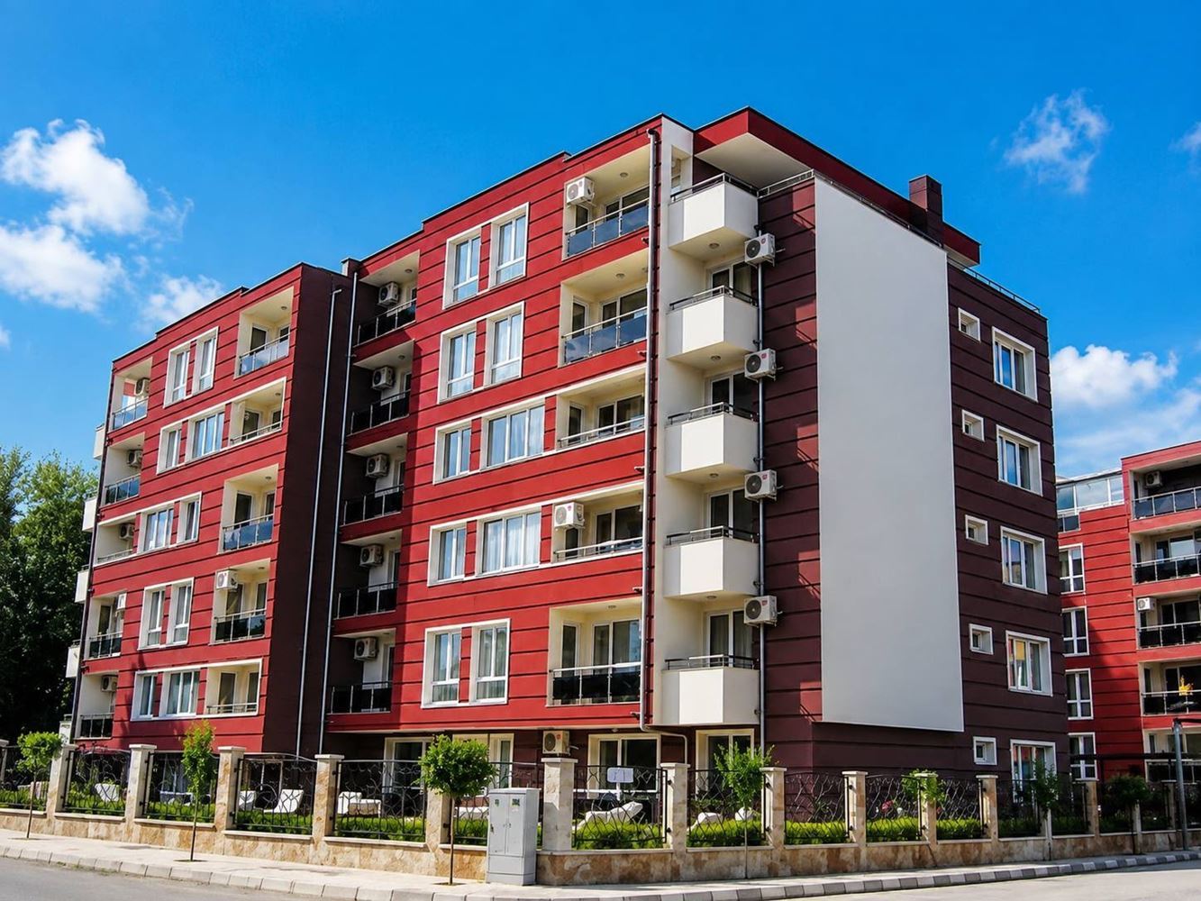 Apartmán s jednou ložnicí v srdci Ravdy – útulné bydlení s výhledem do zeleně