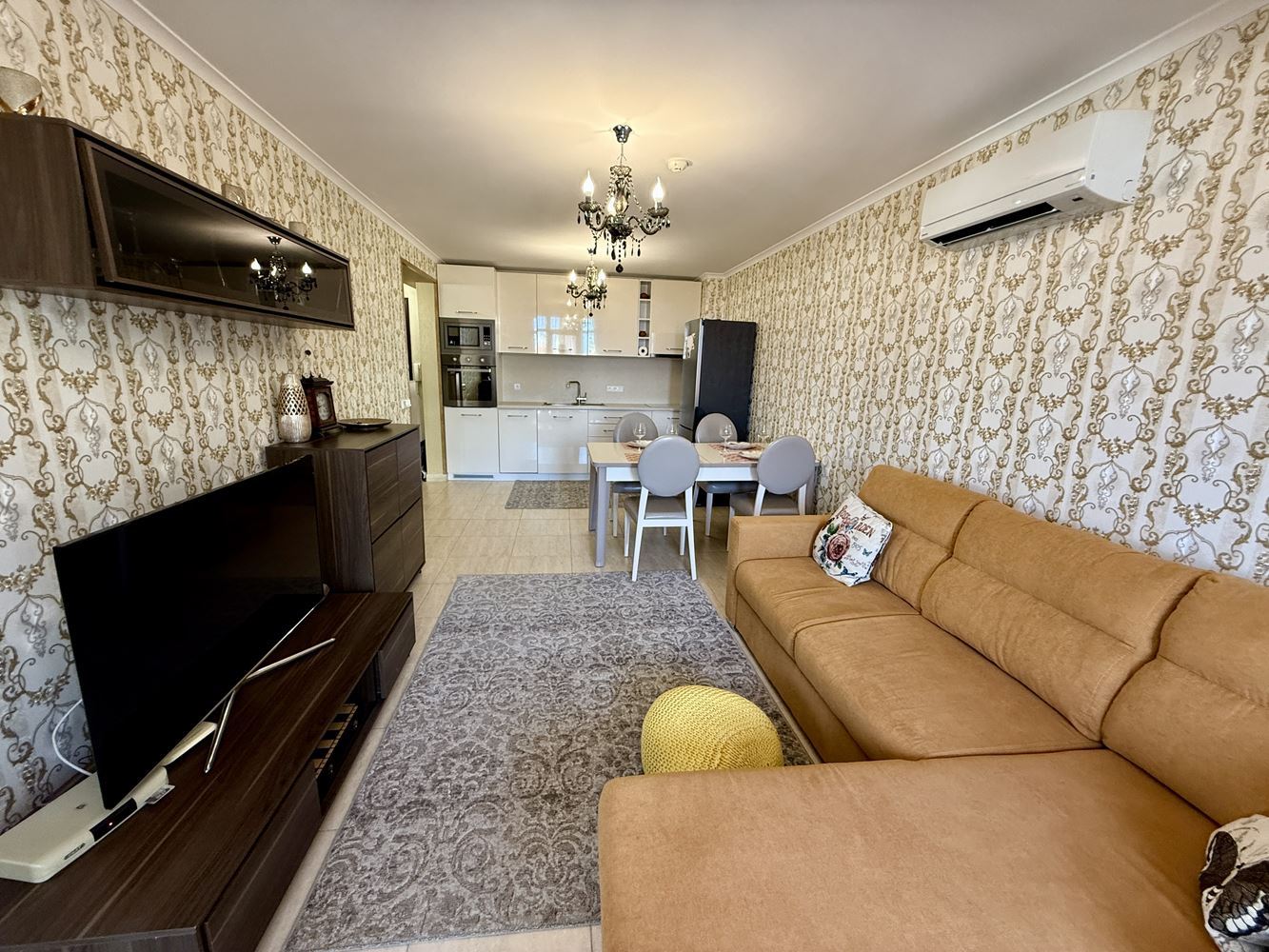Apartmán v první linii ve Sveti Vlas – stylová nemovitost u pláže a jachetního přístavu „Marina Dinevi“