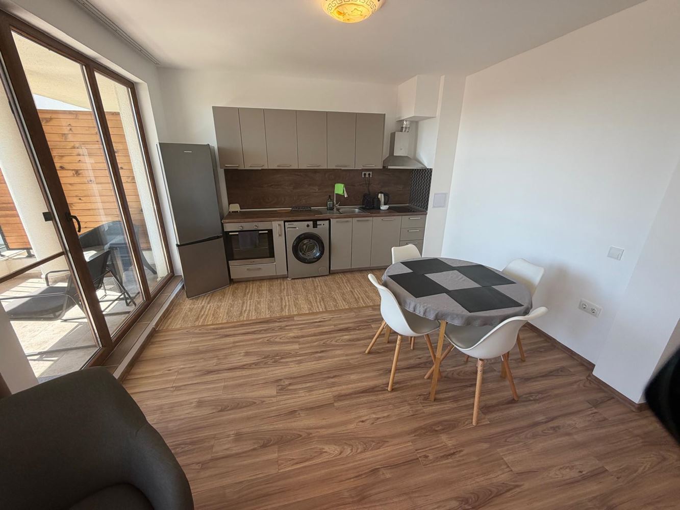Apartmán s jednou ložnicí a výhledem na moře v novém komplexu v Aheloji – úplný komfort a vynikající infrastruktura