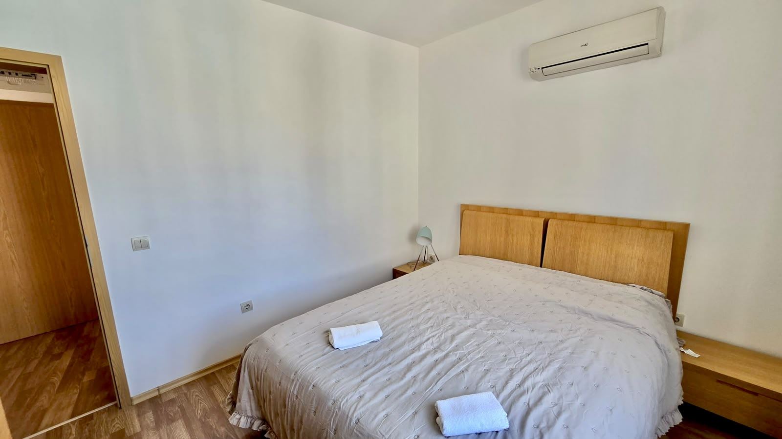 Atraktivní apartmán s jednou ložnicí a výhledem na bazén v Aheloy