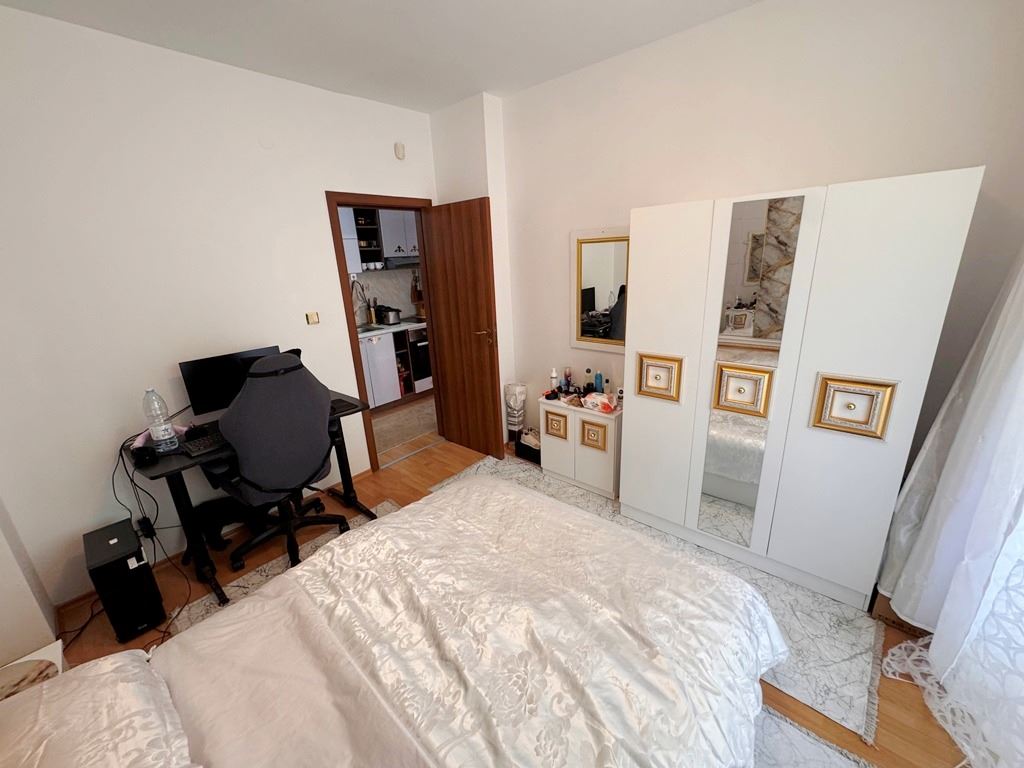 Stylový plně zařízený třípokojový apartmán ve Slunečném pobřeží v komplexu s výborným vybavením