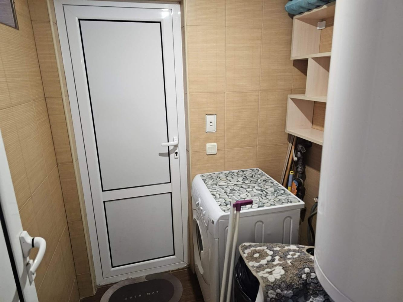 Prostorný byt se dvěma ložnicemi v Nesebaru s nízkým poplatkem za údržbu a bezplatným parkováním