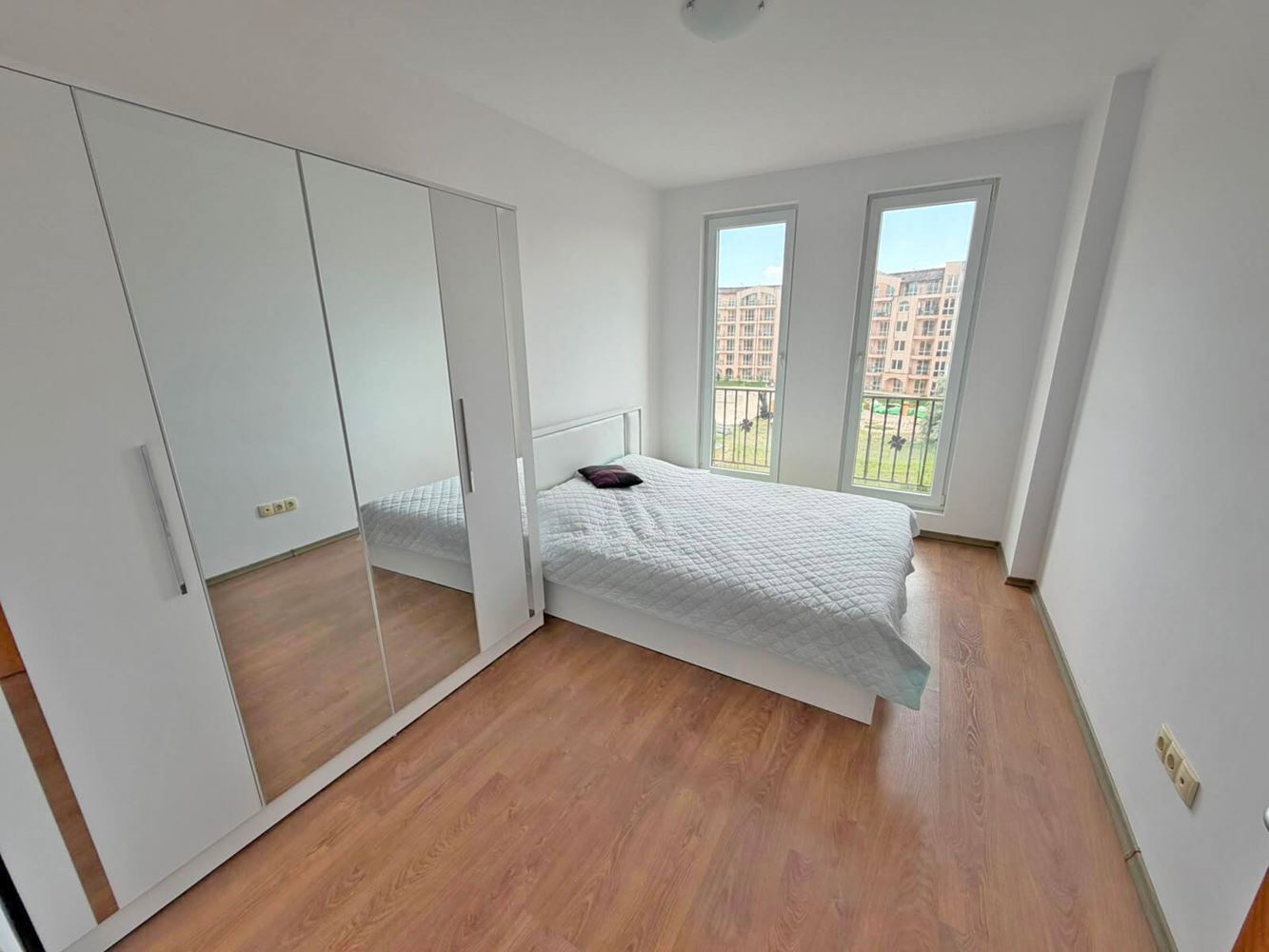 Útulný apartmán s jednou ložnicí v moderním komplexu na Slunečním pobřeží