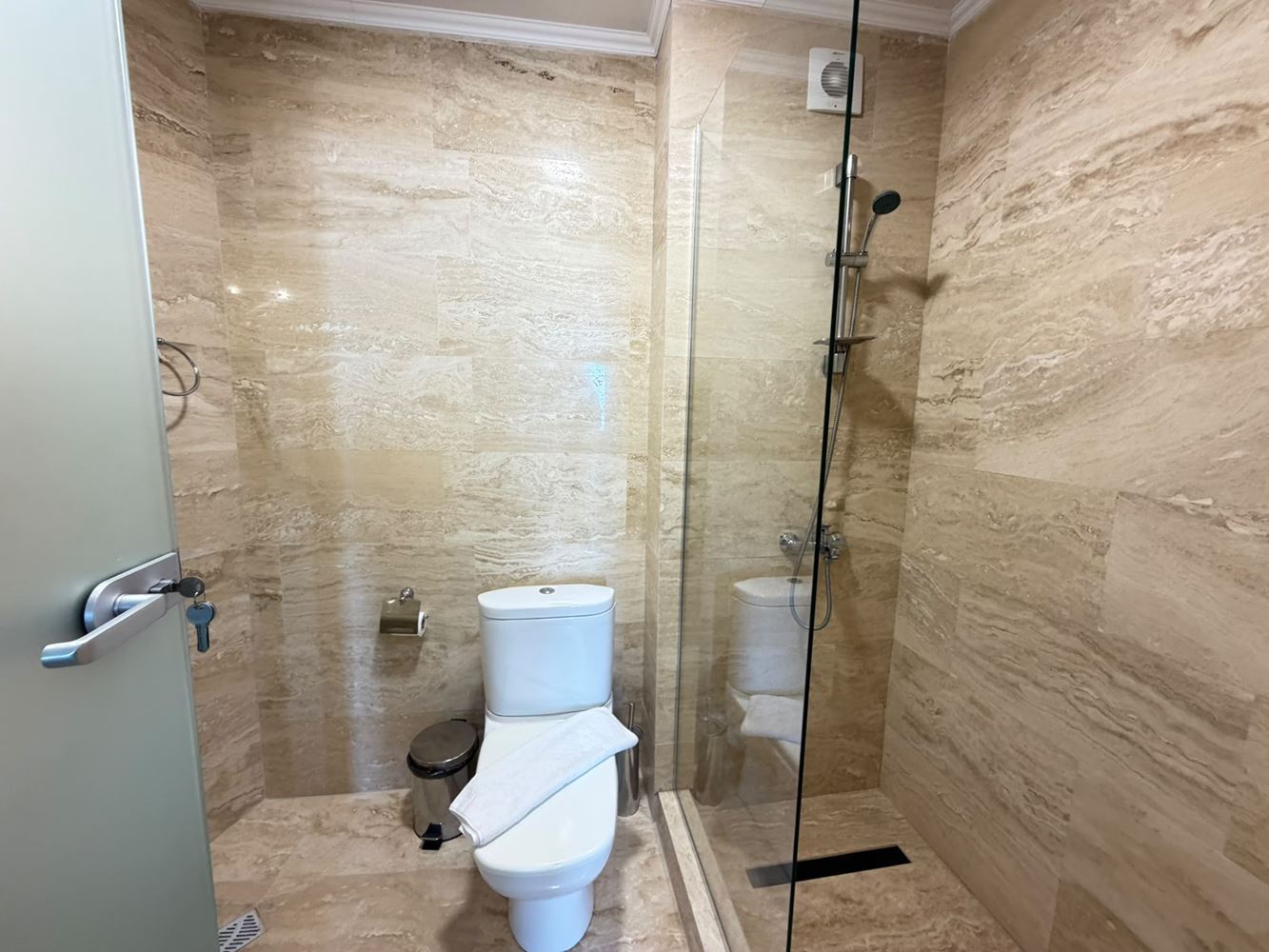 Luxusní apartmán v první linii u moře na Slunečném pobřeží s přímým výhledem na moře