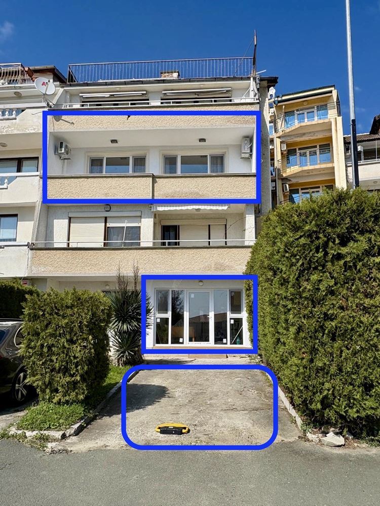 Dvě nezávislé bytové jednotky s výhledem na moře v centru Sveti Vlas – designový interiér a vlastní parkovací místo