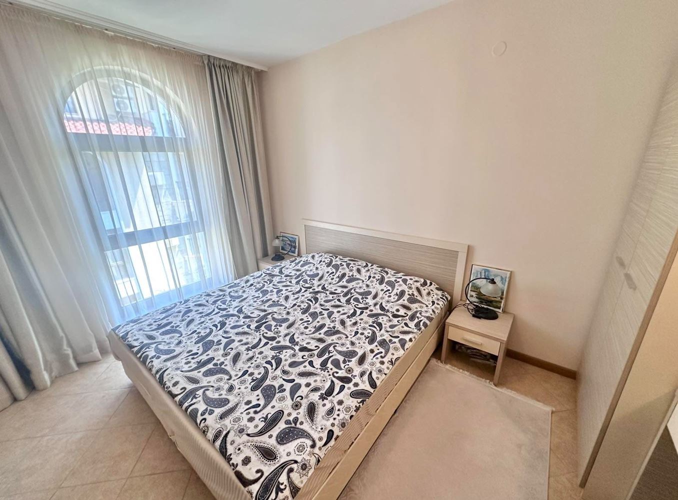 Jedinečný 2+kk apartmán s balkonem a výhledem na bazén v prestižním komplexu ve Slunečném pobřeží