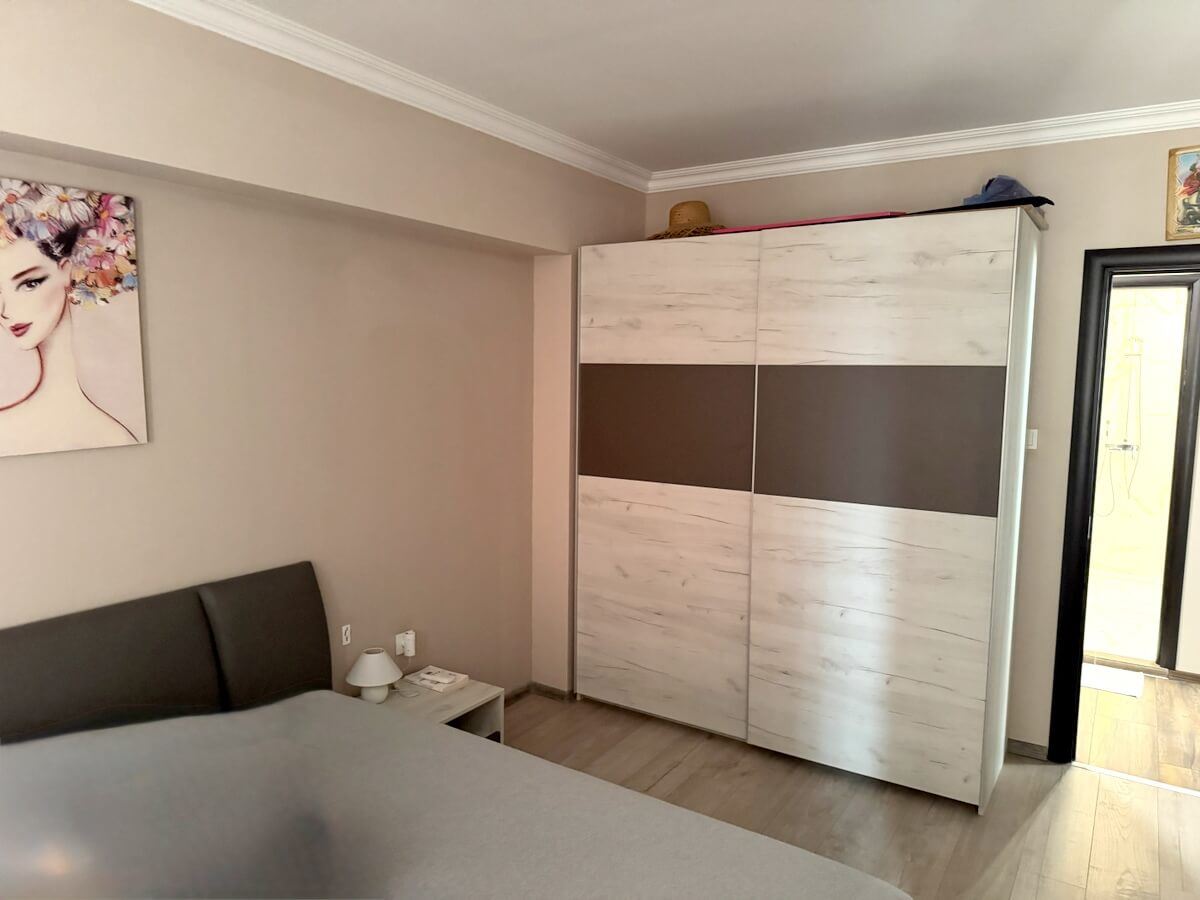 Apartmán s jednou ložnicí 300 metrů od pláže na Slunečném pobřeží – kompletně zařízený a připravený k nastěhování