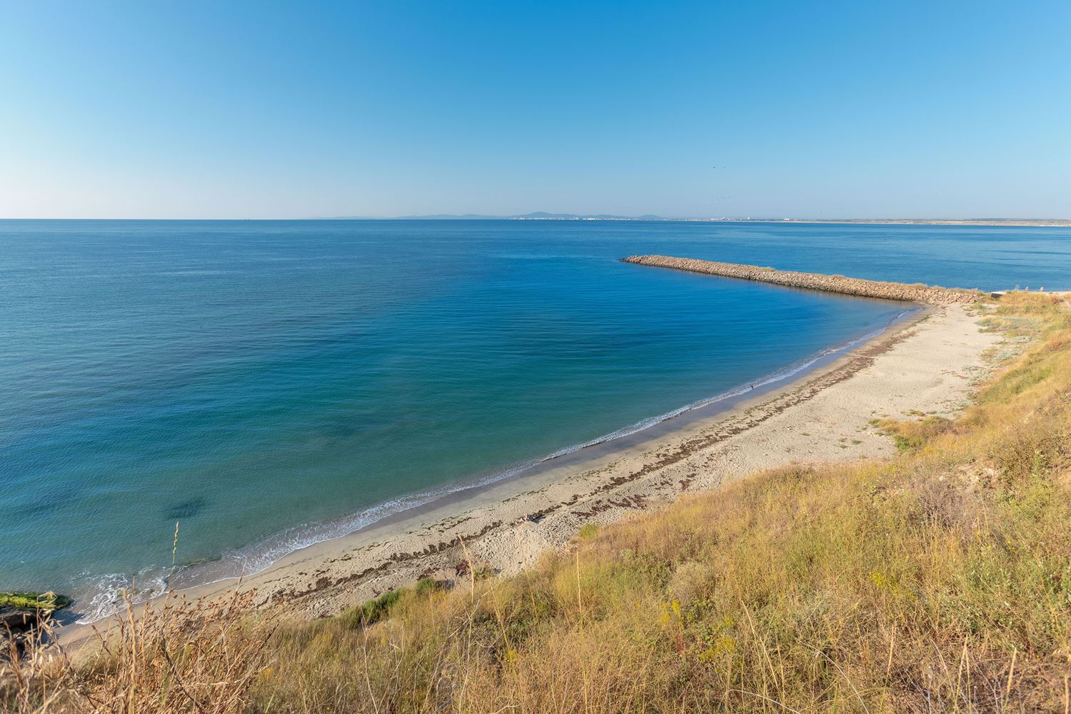 První linie u moře s nádherným panoramatickým výhledem – prostorný byt s jednou ložnicí a dvěma terasami