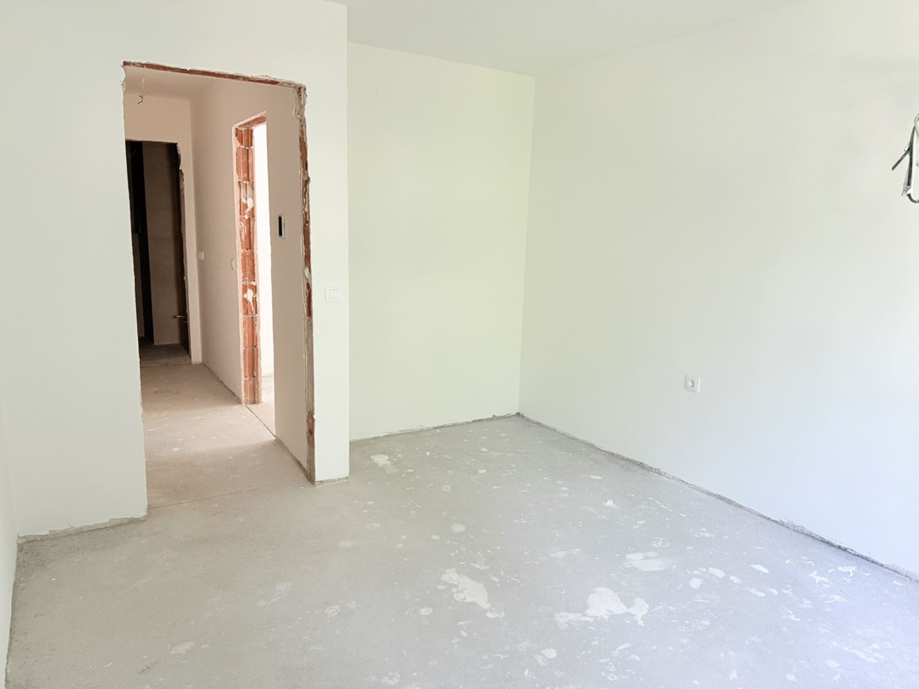 Prostorný dvoupokojový apartmán v nové budově s Aktem 16 v Burgasu – komfort, prostor a skvělá lokalita