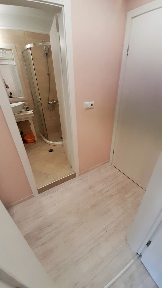 Luxusní studio v přízemí prestižního komplexu na Slunečném pobřeží – komfort, vybavení a vynikající investice