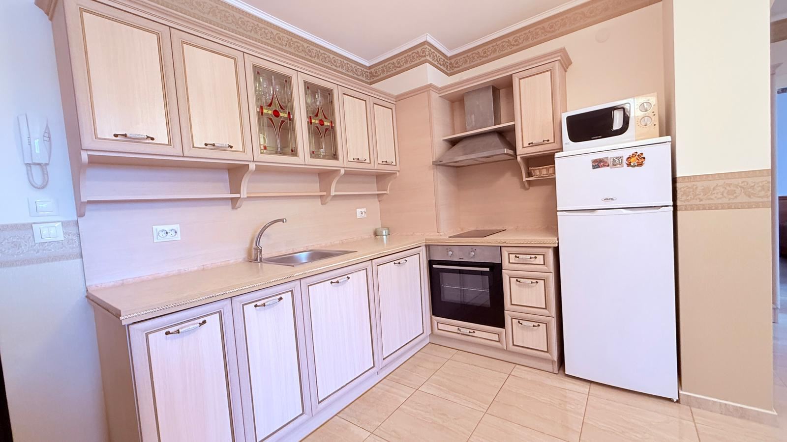Luxusní dvoupokojový apartmán v komplexu v Nesebaru – 200 metrů od pláže, výhled na bazén a zahradu