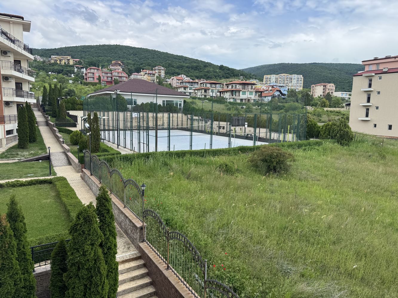 Kompaktní studio s panoramatickým výhledem na hory ve Sveti Vlasu – komfort, příroda a vynikající infrastruktura