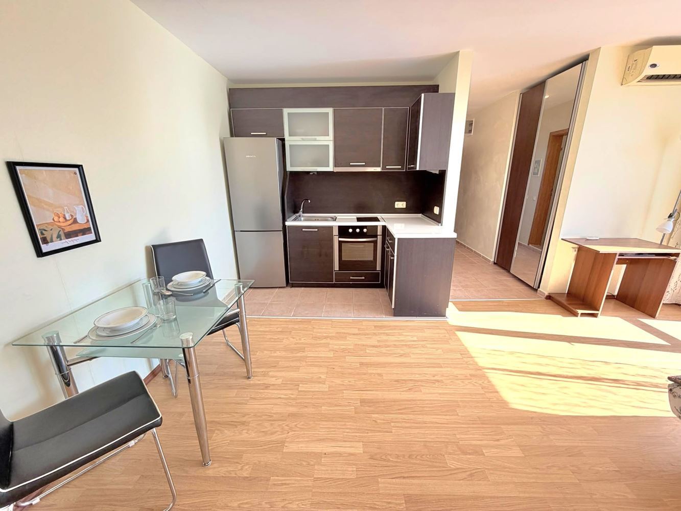 Světlý a teplý apartmán s jednou ložnicí u aquaparku v Sunny Beach – výborná investice k pronájmu