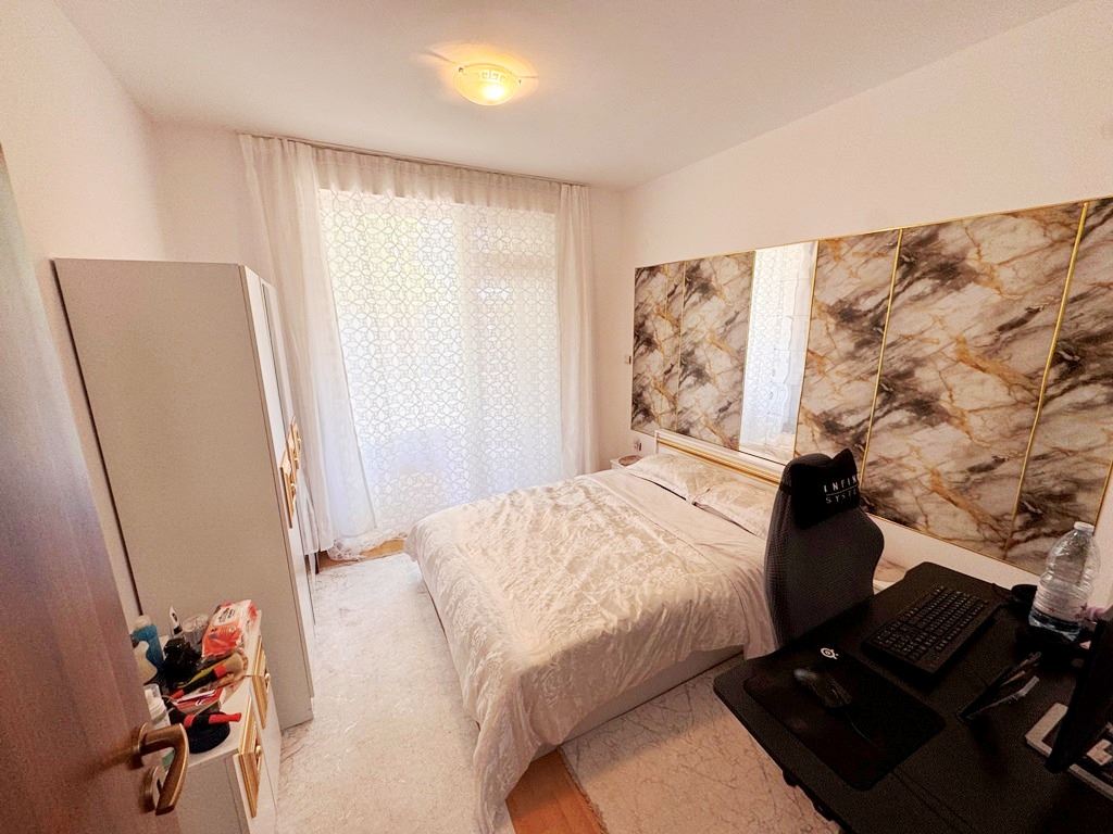Stylový plně zařízený třípokojový apartmán ve Slunečném pobřeží v komplexu s výborným vybavením