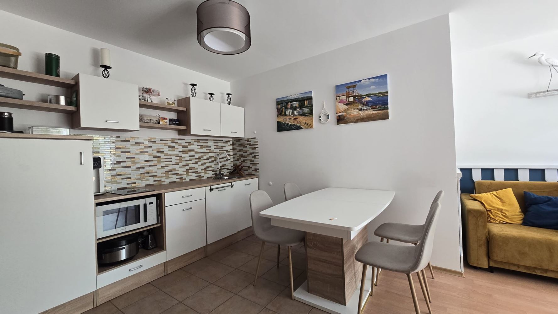 Stylový apartmán s jednou ložnicí v elitním komplexu ve Sveti Vlas – komfort, klid a celoroční pohodlí