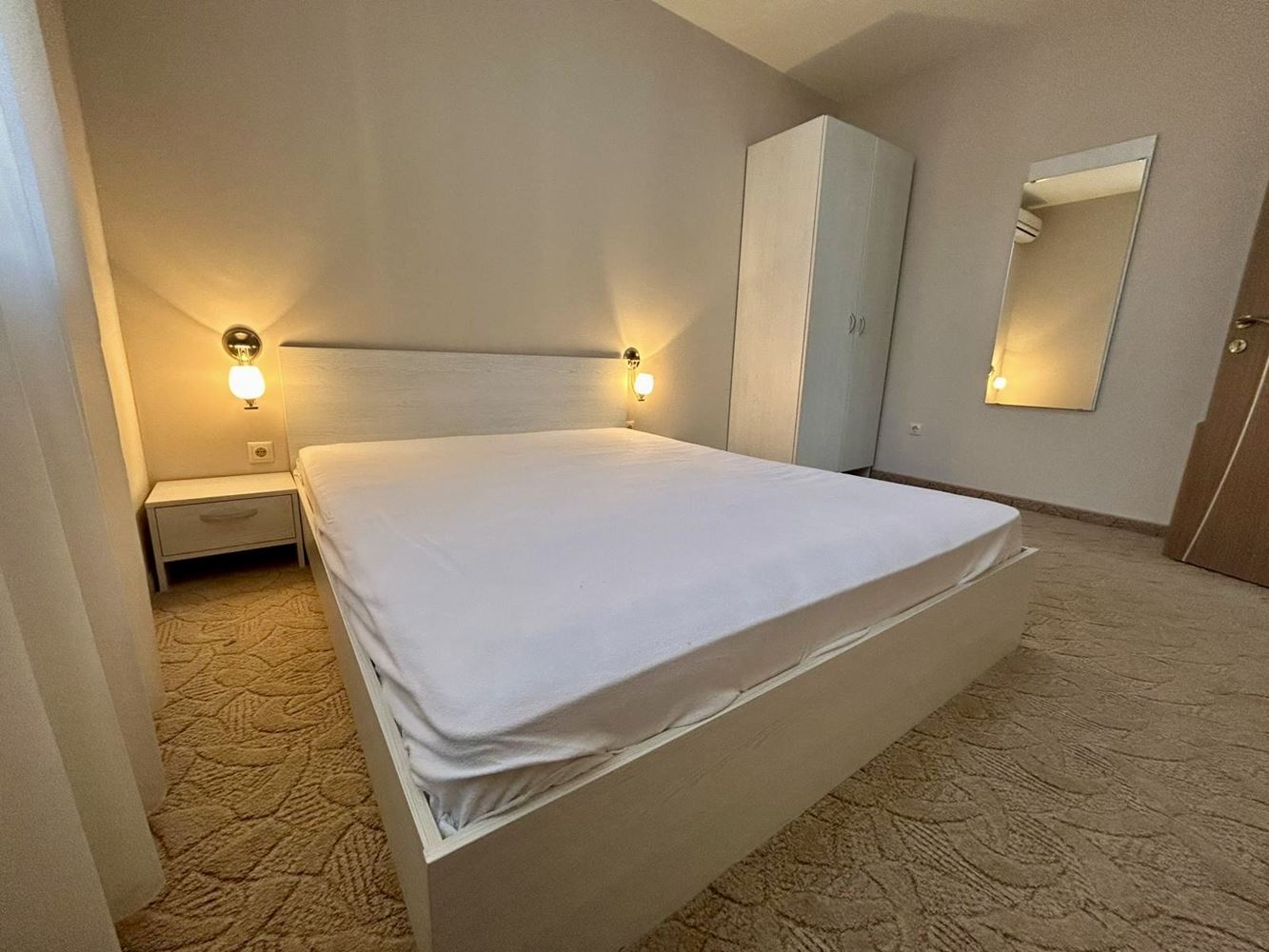 Útulný 2+kk apartmán s výhledem na bazén a zeleň v skvělém komplexu ve Slunečném pobřeží