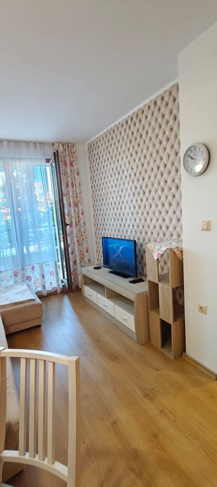 Byt s jednou ložnicí v centru Slunečného pobřeží – elegantní komplex s vynikajícím vybavením