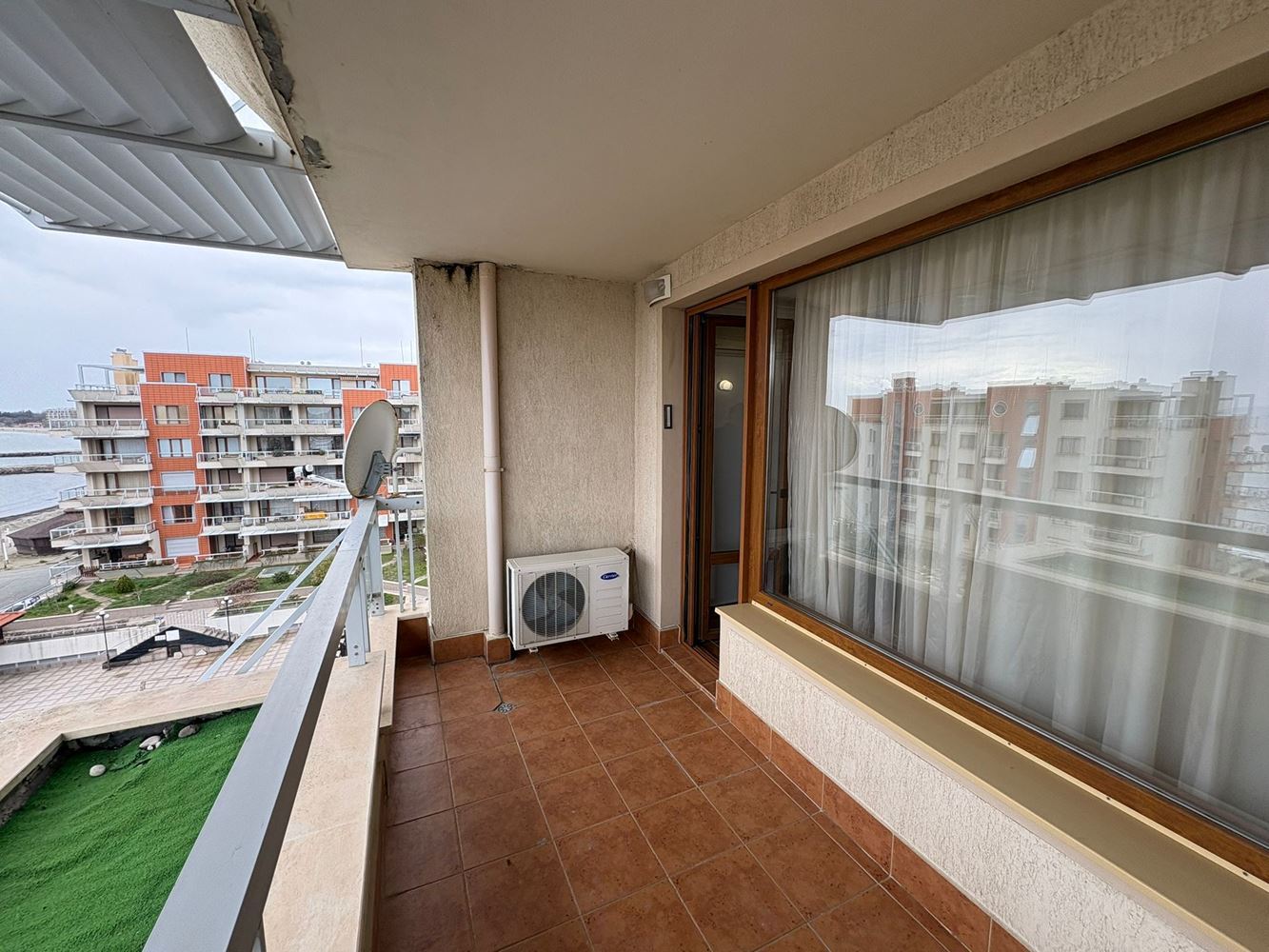 Panoramatický dvoupokojový apartmán na první linii moře v Pomorie s přímým výhledem na moře