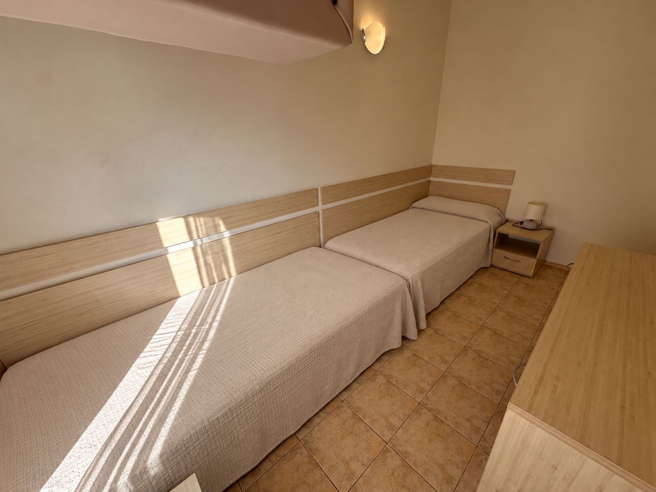 Apartmán se dvěma ložnicemi ve Sveti Vlas – komfort, klid a výborná lokalita