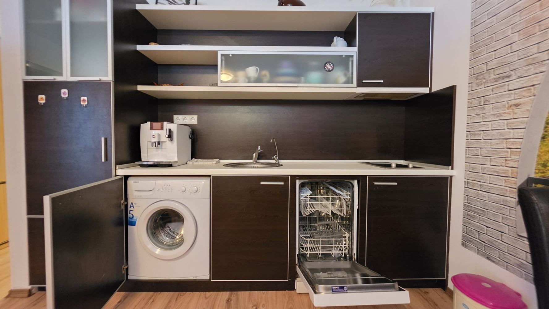 Apartmán s jednou ložnicí a výhledem na moře ve Sveti Vlas – 200 metrů od pláže