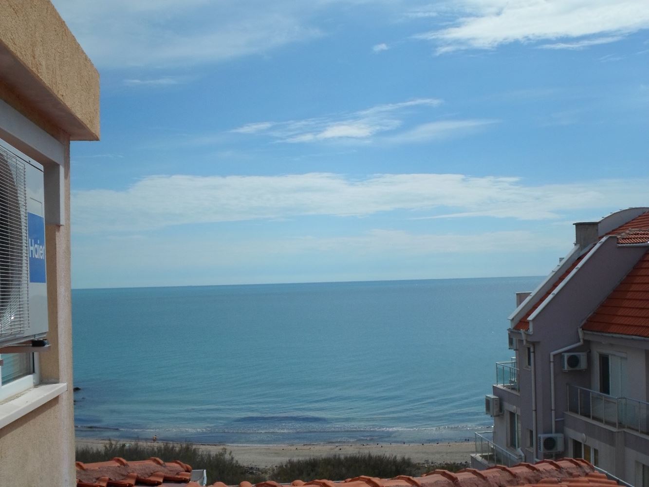 Prostorný apartmán se dvěma ložnicemi v Pomorie s panoramatickým výhledem na moře – ideální domov u pobřeží