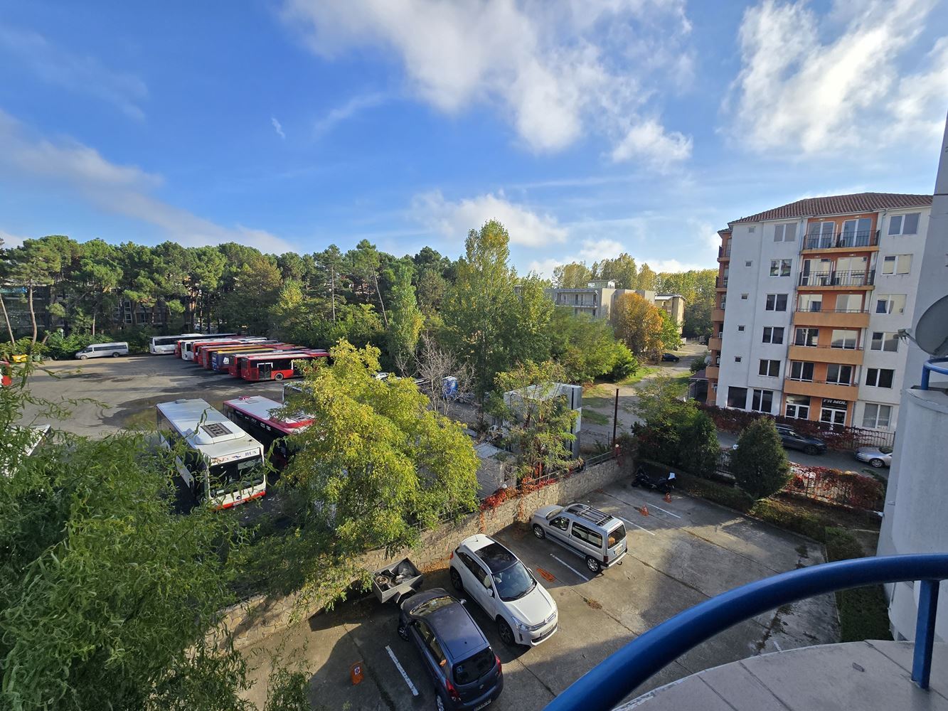 Moderní a funkční byt s jednou ložnicí v zajímavém komplexu ve Slunečném pobřeží