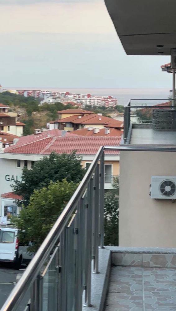 Útulný dvoupokojový byt s panoramatickým výhledem na moře a hory ve Sveti Vlas