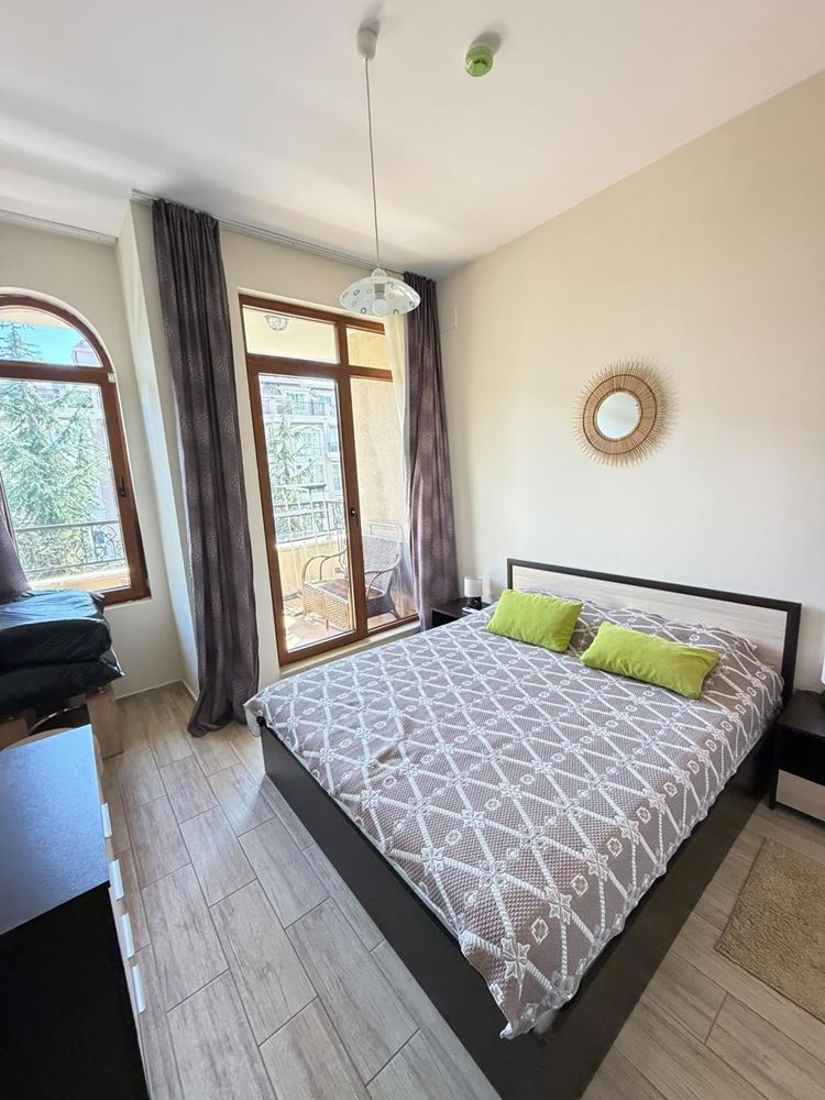 Luxusní byt 2+kk s výhledem do zeleně v prestižním komplexu ve Slunečném pobřeží
