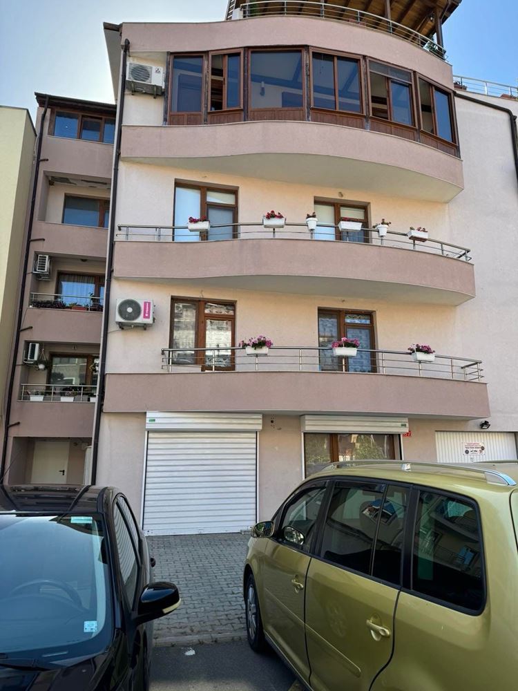 Luxusní apartmán se třemi terasami a vybavením vysoké třídy – výjimečný byt se dvěma ložnicemi v komplexu „Černé moře“, Nesebar