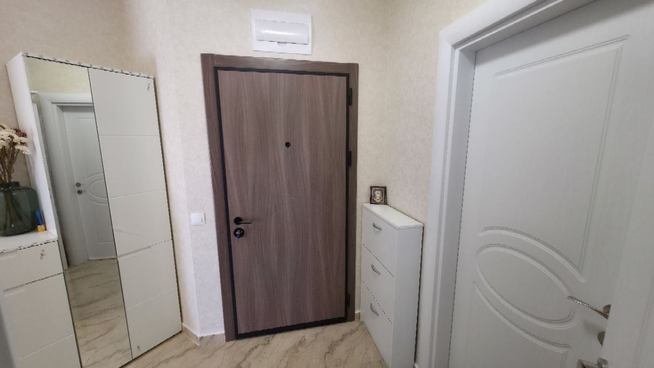 Apartmán se dvěma ložnicemi a velkou panoramatickou terasou ve stylovém komplexu v Sunny Beach