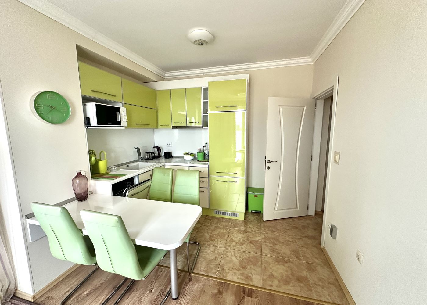 Prostorný apartmán se dvěma ložnicemi a panoramatickým výhledem na moře v Ravdě