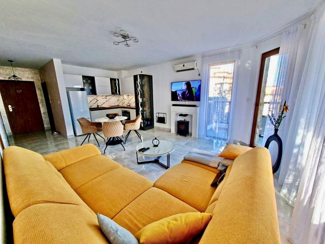 Luxusní apartmán se dvěma ložnicemi na první linii ve VIP zóně Sveti Vlas