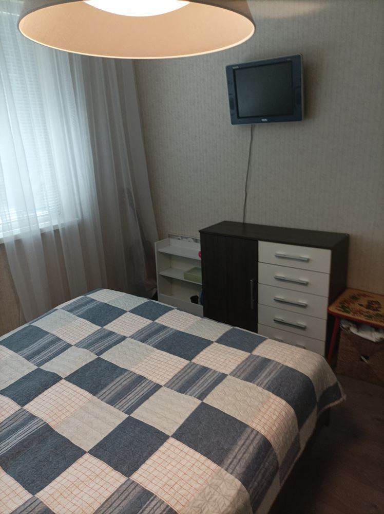 Apartmán s jednou ložnicí a vlastní zahradou na Slunečném pobřeží – Vaše zelená oáza u moře