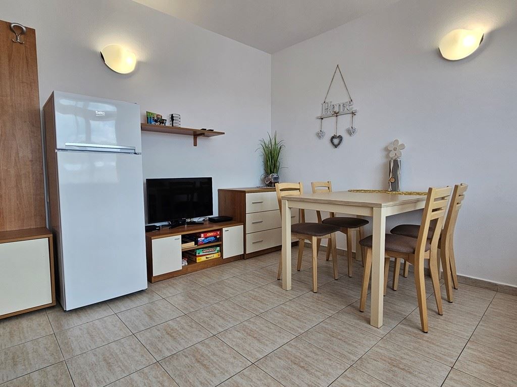 Exkluzivní 2pokojový apartmán s panoramatickým výhledem na bazén ve Slunečném pobřeží