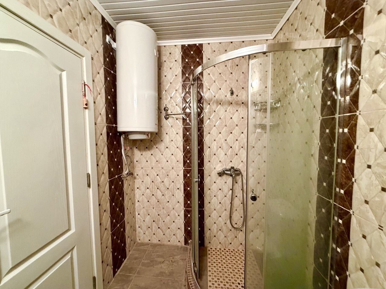 Apartmán s jednou ložnicí v Ravdě – pohodlí, klid a moře jen pár kroků od domova