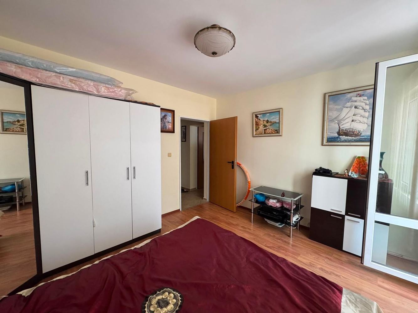 Prostorný apartmán s jednou ložnicí ve Starém městě Pomorie – pouze 50 metrů od pláže s částečným výhledem na moře