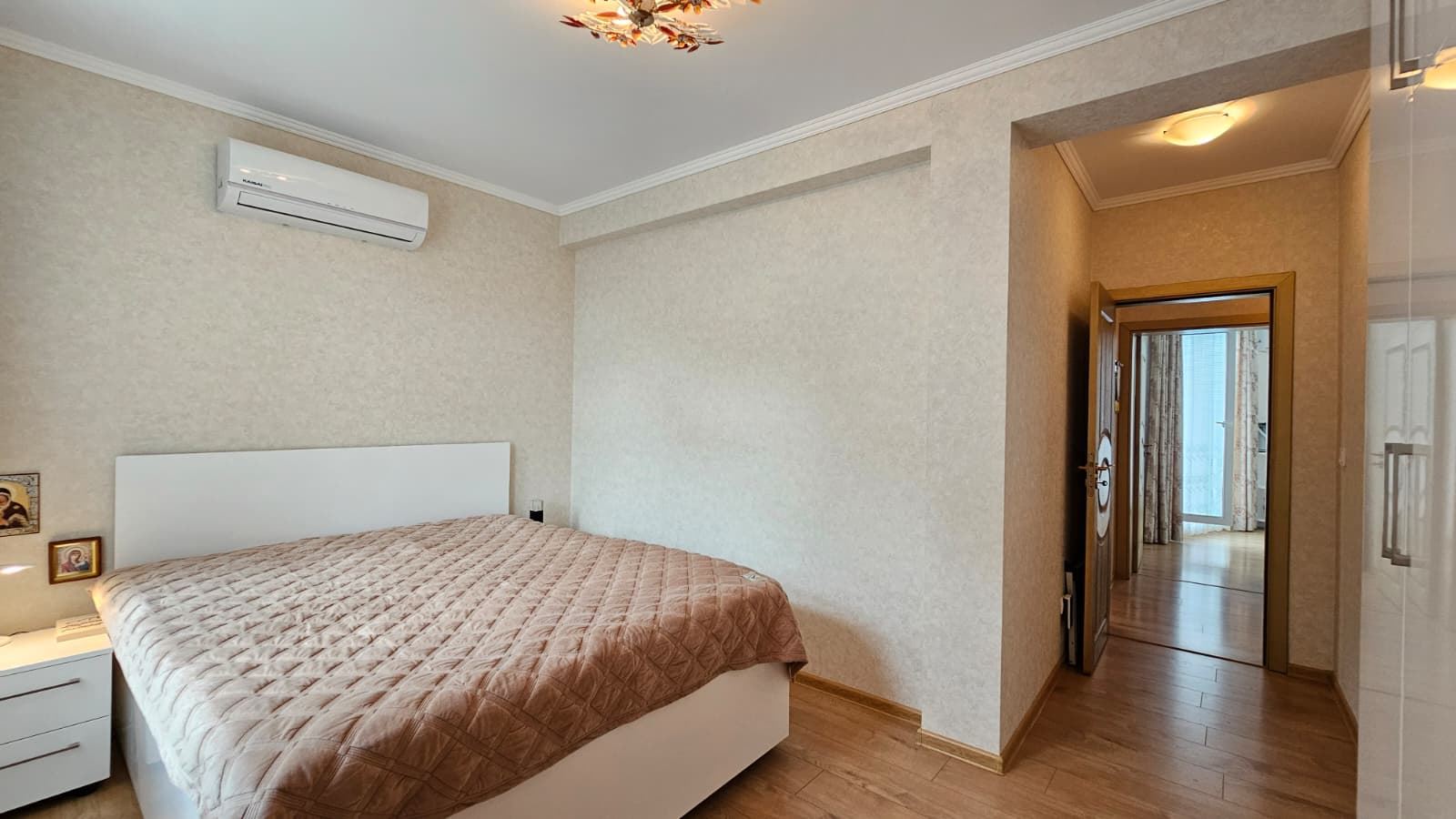 Prostorný penthouse s panoramatickou terasou a saunou v moderním rezidenčním komplexu v Slunečné pobřeží