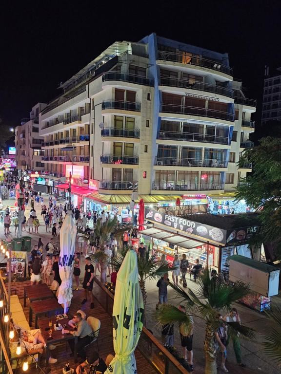 Exkluzivní nabídka v první linii ve Slunečném pobřeží – prostor, luxus a skvělá investice s výhledem na moře