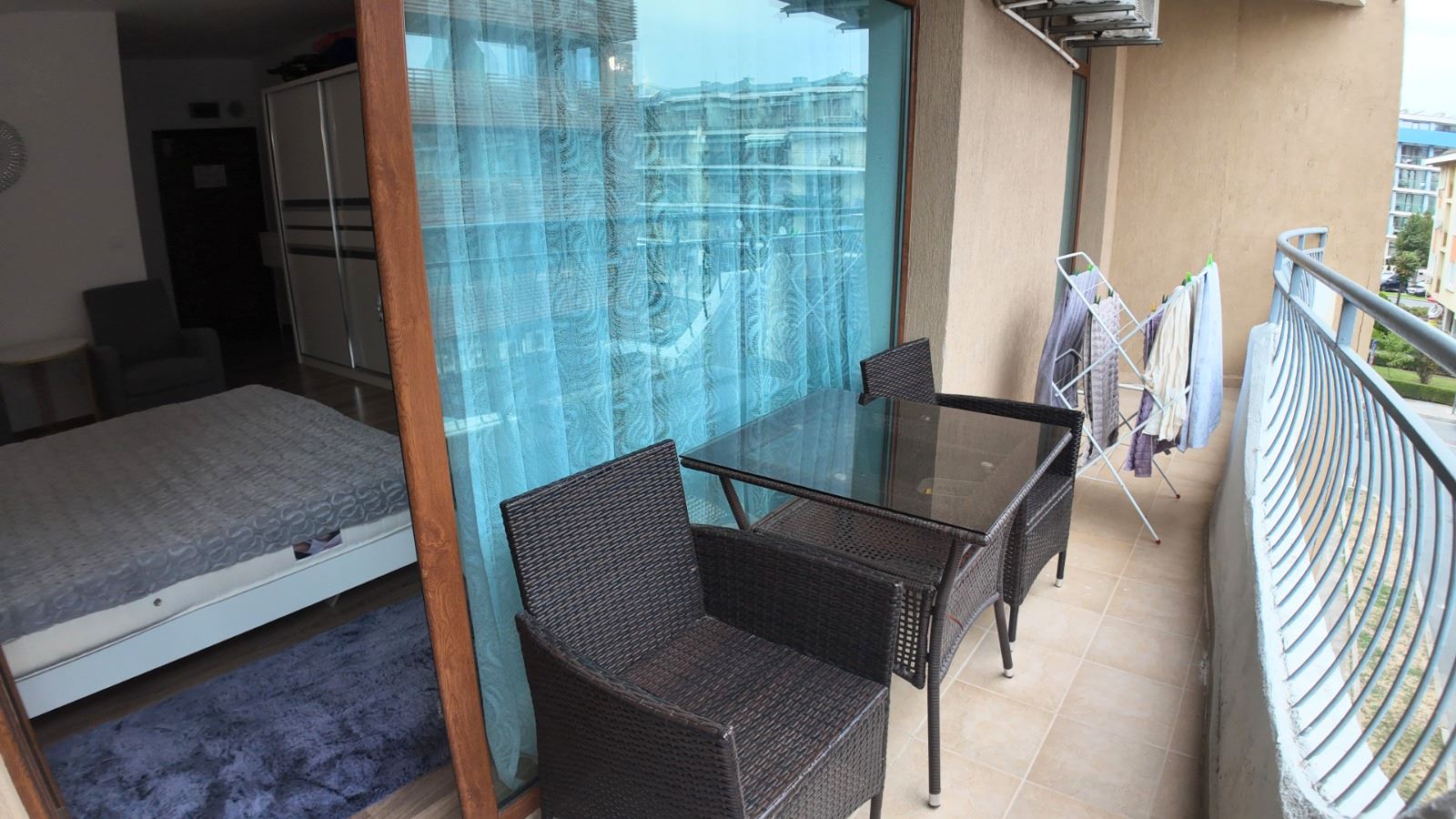 Stylový apartmán s jednou ložnicí v komplexu s bazény a vynikajícím vybavením
