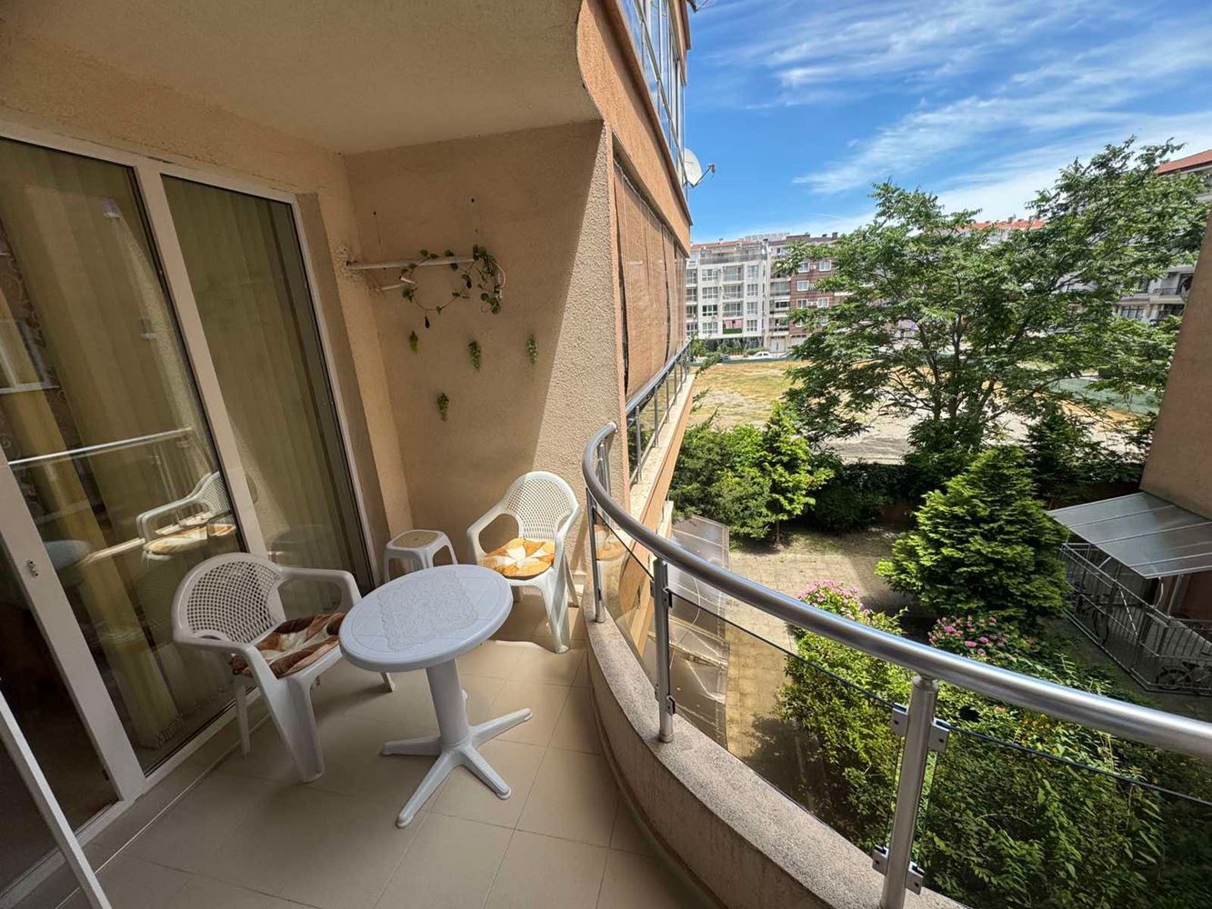 2pokojový apartmán 200 m od moře v Pomorie – komfort, lokalita a funkčnost