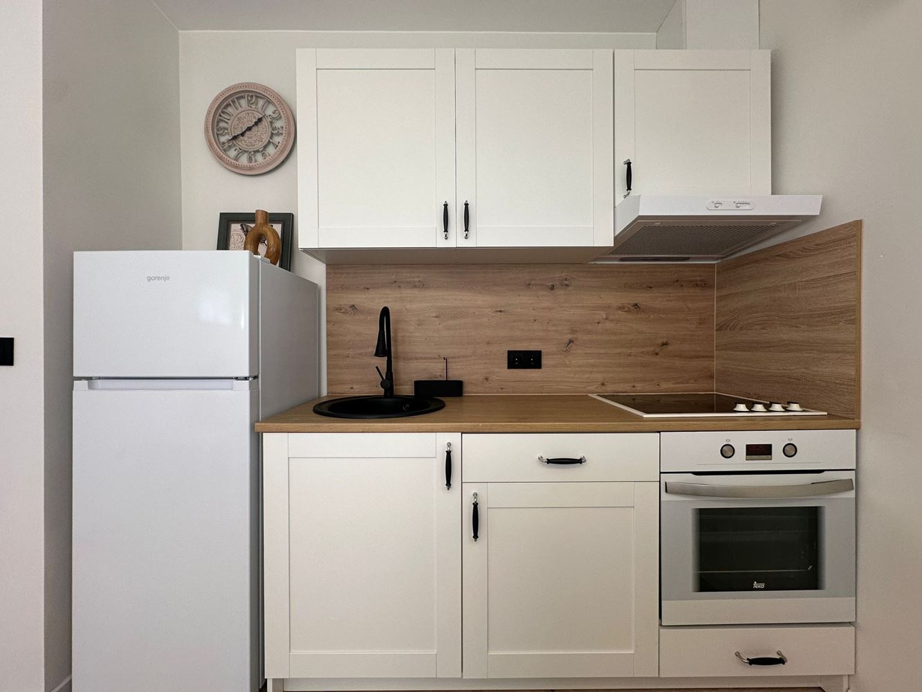 Luxusně zařízený apartmán s jednou ložnicí bez poplatku za údržbu na Slunečném pobřeží