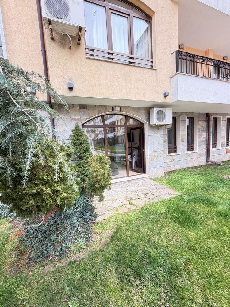 Prostorný byt s dvěma ložnicemi s přímým výstupem do vlastní zahrady v Sunny Beach – komfort, luxus a útulnost