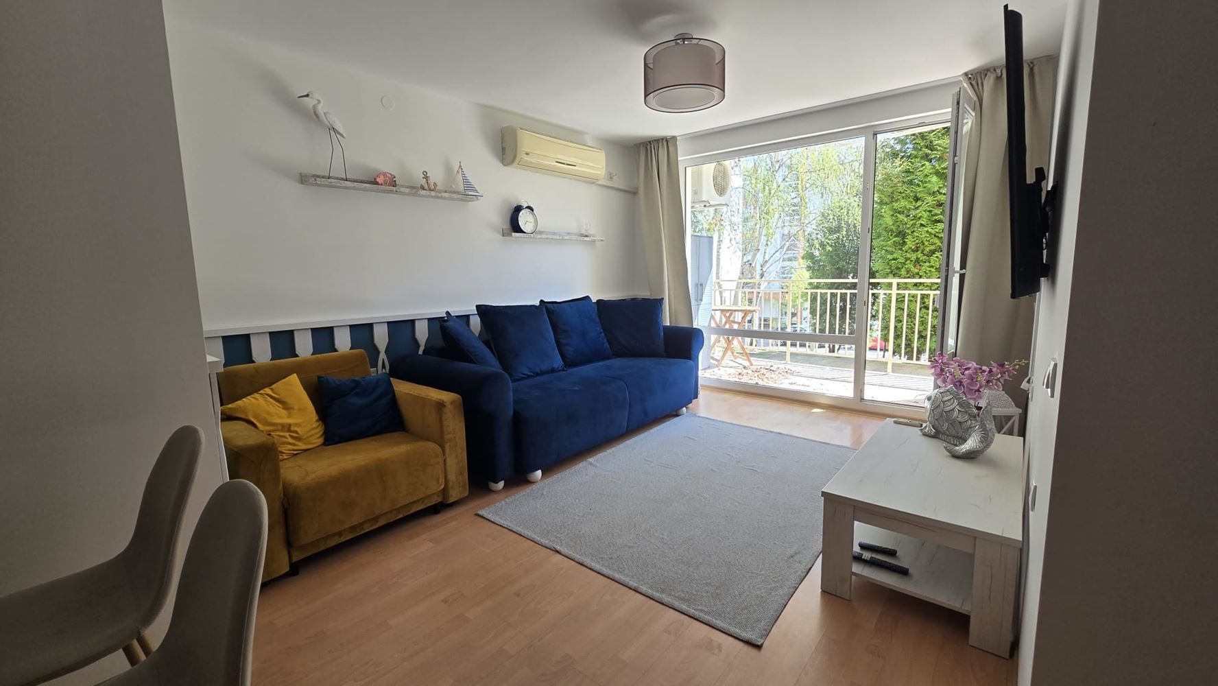 Stylový apartmán s jednou ložnicí v elitním komplexu ve Sveti Vlas – komfort, klid a celoroční pohodlí