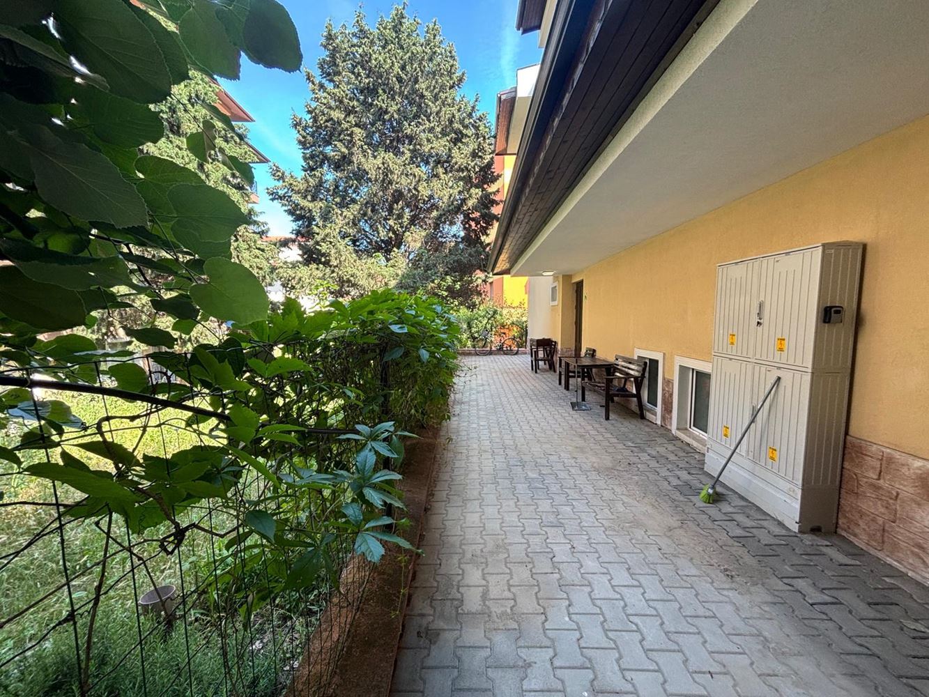 Dvouizbový apartmán v klidné ulici v Ravdě – jen pár kroků od moře