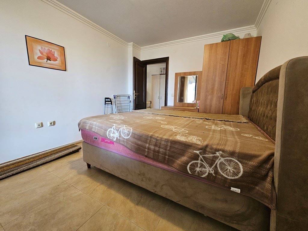 Luxus na první linii – stylový byt s verandou, soukromou zahradou a výhledem na moře ve Sveti Vlas