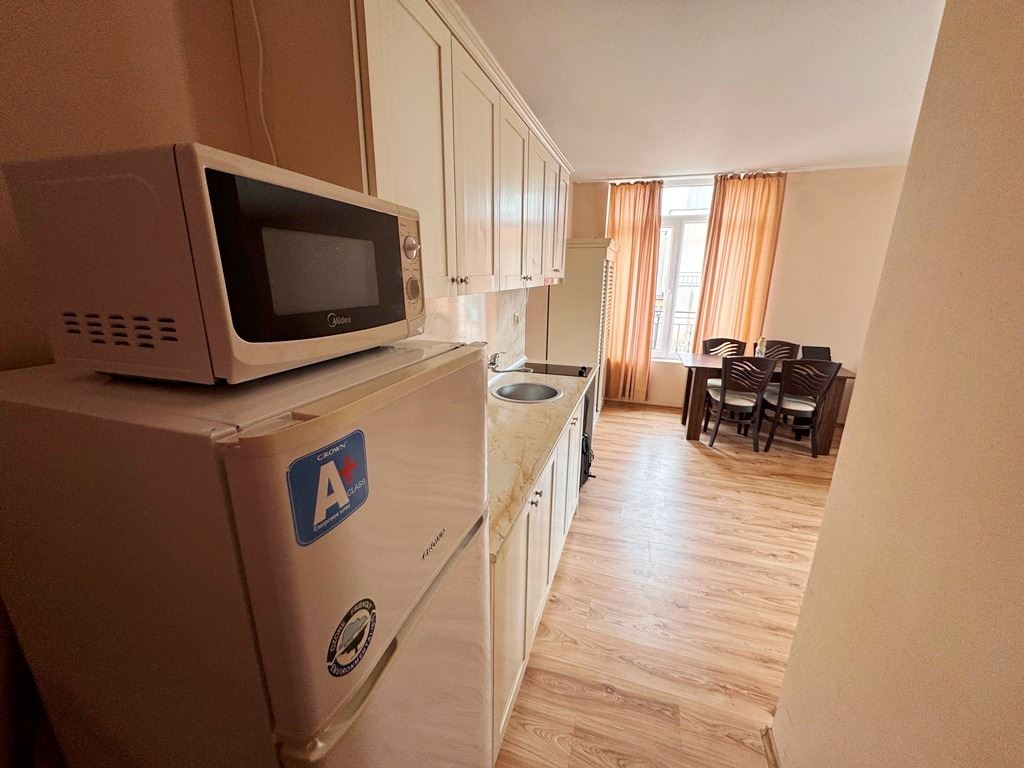 Dvoupokojový apartmán s výhledem na bazén v prestižním komplexu ve Slunečném pobřeží